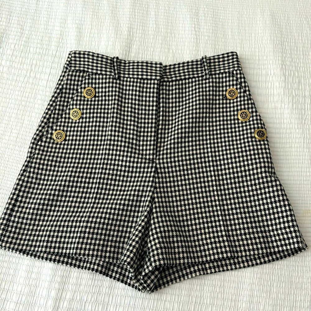 High waisted houndstooth shorts